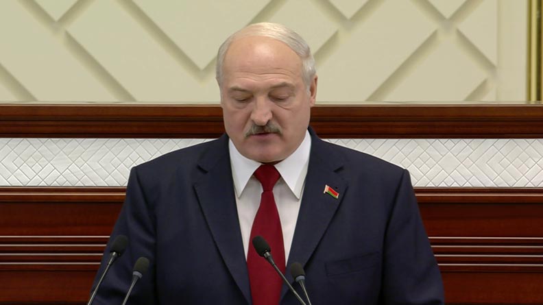 Александр Лукашенко: «Надо прекратить льготное строительство, а построить комфортное жилье для тех, кто родил троих, пятерых или семерых детей»