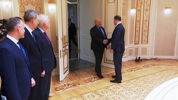Александр Лукашенко провёл встречу с губернатором Омской области. Какие перспективы обсудили?