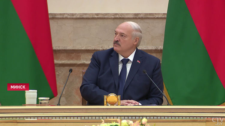 «Почему отвратительное образование даёте в вузах?» Лукашенко раскритиковал обучение будущих медработников-1