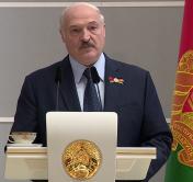 Президент Беларуси: старушка подошла ко мне, говорит: «Деточка, нам бы хлеба немного». Это меня поразило вообще