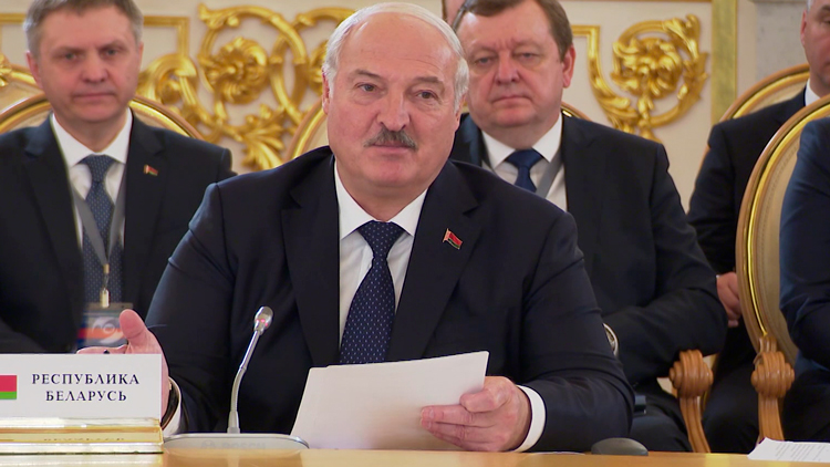 Лукашенко: «Хотел бы предостеречь всех нас от излишнего увлечения стратегическим планированием»