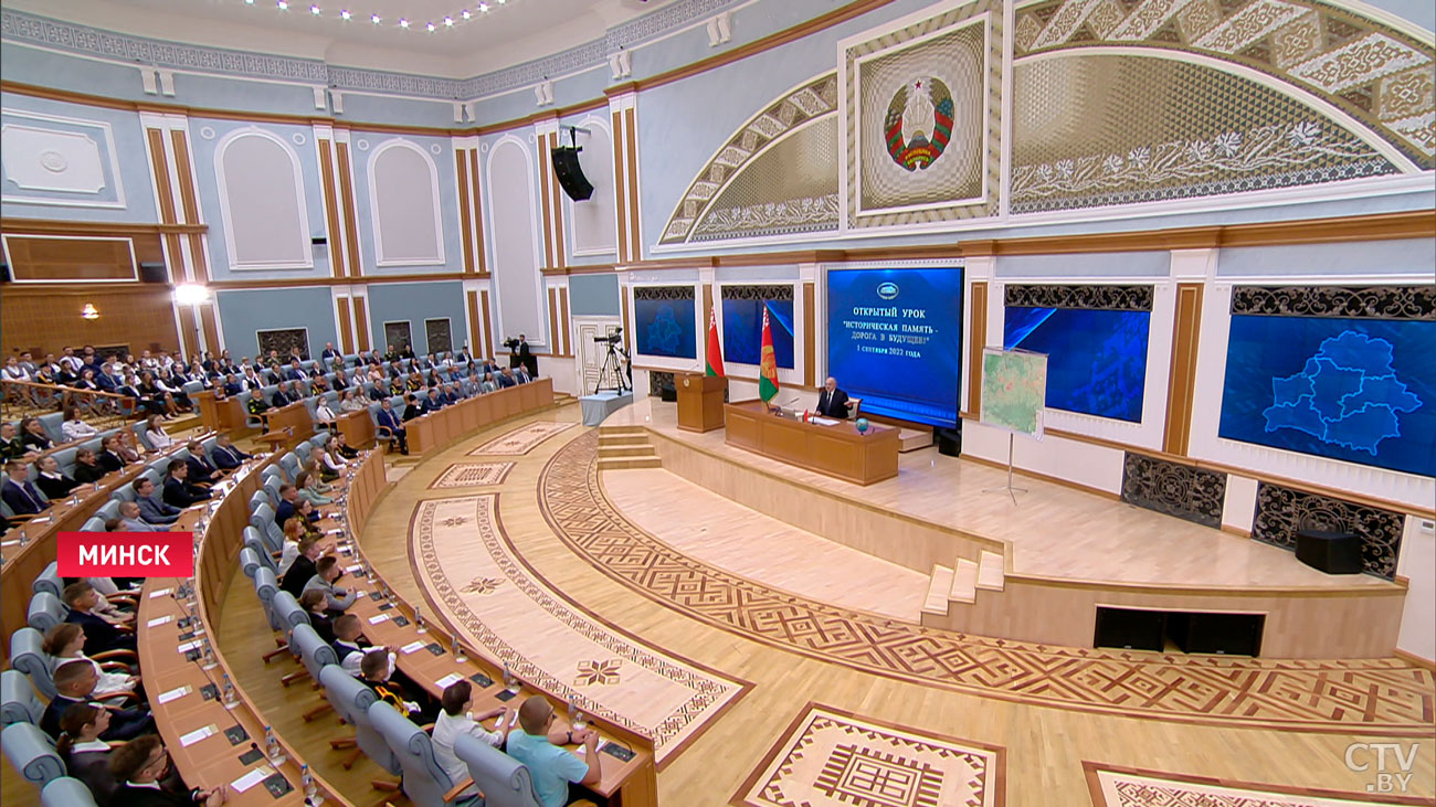 Лукашенко: меня вчера поразил один факт – награды Василя Быкова кто-то из родственников продавал за 30 долларов-1 Лукашенко: меня вчера поразил один факт – награды Василя Быкова кто-то из родственников продавал за 30 долларов-1
