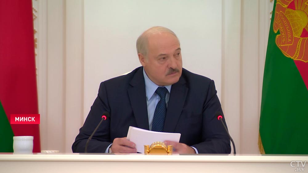 Лукашенко: «Реальные доходы населения упали ниже уровня прошлого года. Примерно на 3 %»-4