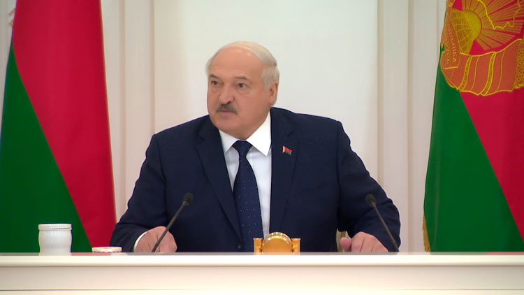 Лукашенко о «деле молочников»: там светятся и члены правительства!