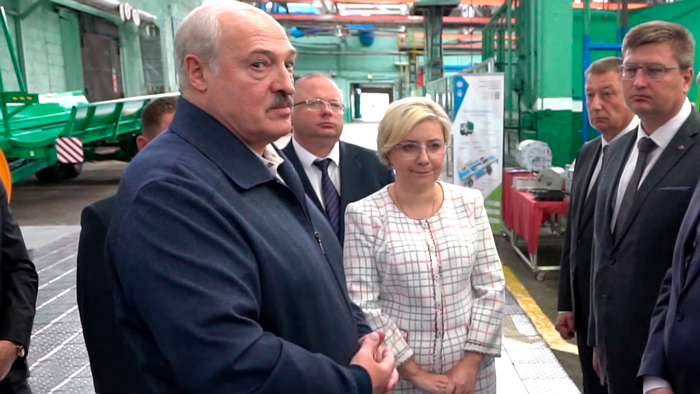 Лукашенко на «Бобруйскагромаше»: есть руководитель – будет работа, разумных людей достаточно