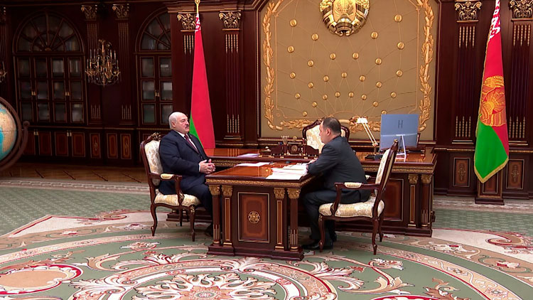 Александр Лукашенко принял с докладом премьер-министра