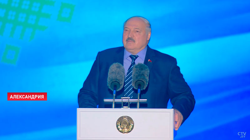 «Это все отсюда, от этой земли». Лукашенко рассказал, что для него как для Президента самое трудное-4