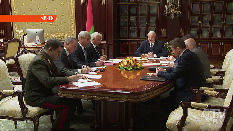 Александр Лукашенко: «Пасха напоминает нам о высоком предназначении человека служить ближним и помогать страждущим»