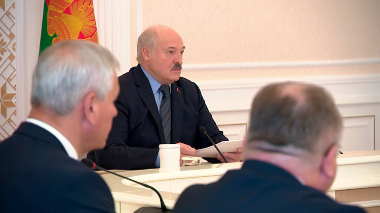 Президент: заранее готовить меня к тому, что вы провалите сельскохозяйственный год, не надо!