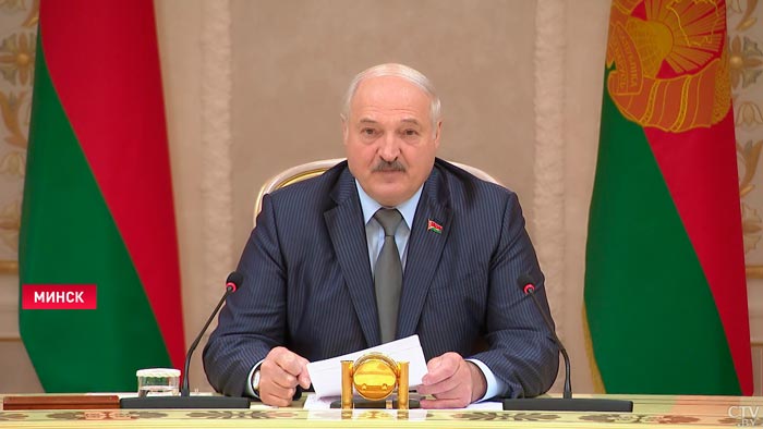 «Мы к вашим услугам». Лукашенко на встрече с Махониным обещал сделать для россиян невозможное-4
