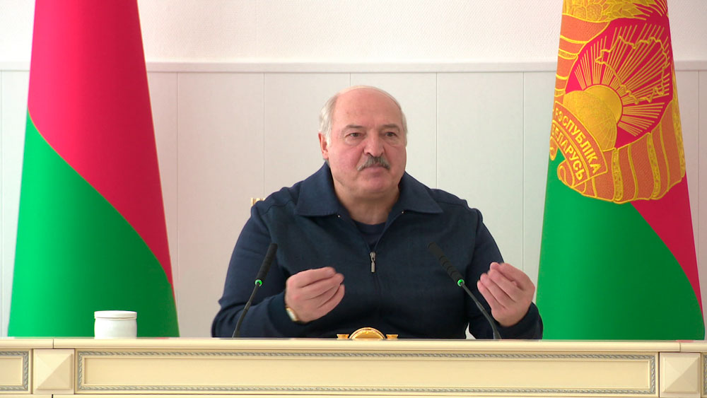 Лукашенко: это крематорий для телят! Жуть. Надо беречь, это же ребёночек!
