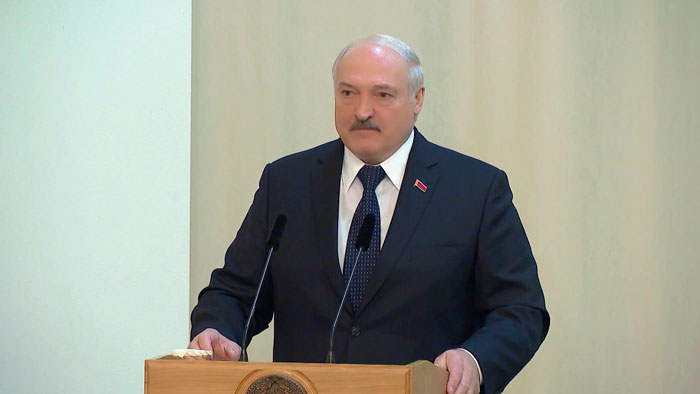 «Я жестоко с этим разберусь». Лукашенко рассказал, с чем к нему обратились две пенсионерки