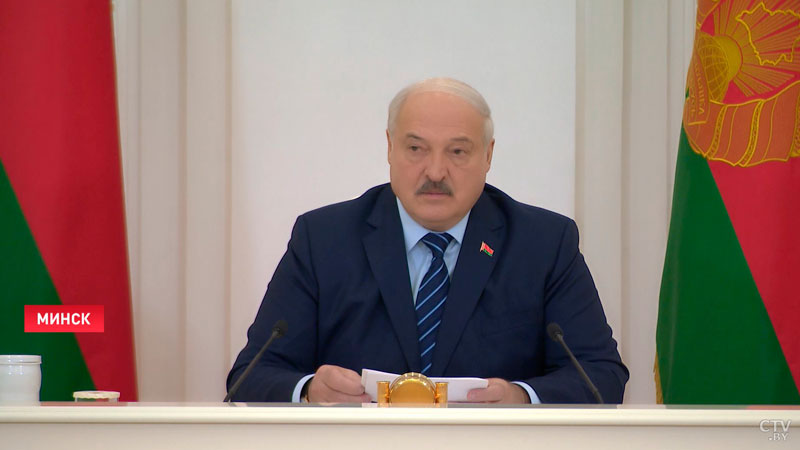 Лукашенко – учёным: за счёт бюджета столько нахомутали – дальше некуда-7