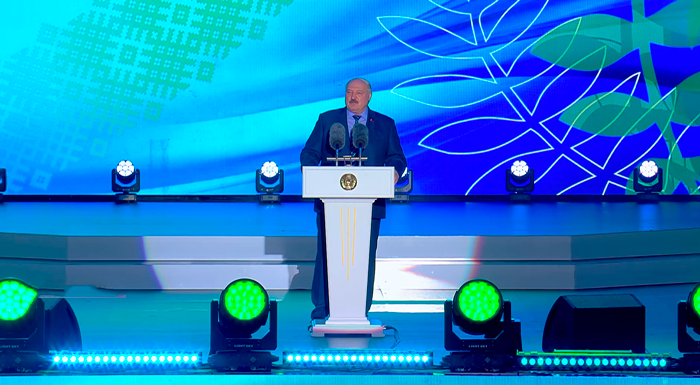 Лукашенко: у каждого из нас есть своё место силы, куда мы приходим, чтобы вдохнуть полной грудью Лукашенко: у каждого из нас есть своё место силы, куда мы приходим, чтобы вдохнуть полной грудью