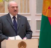 Лукашенко: «Рад, что имею возможность поблагодарить тех, кто поднял белорусский флаг и копию знамени Победы на Эверест»