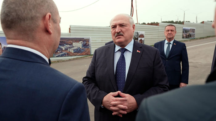 Лукашенко: надо сделать медицину народной – всем доступно и одинаково!