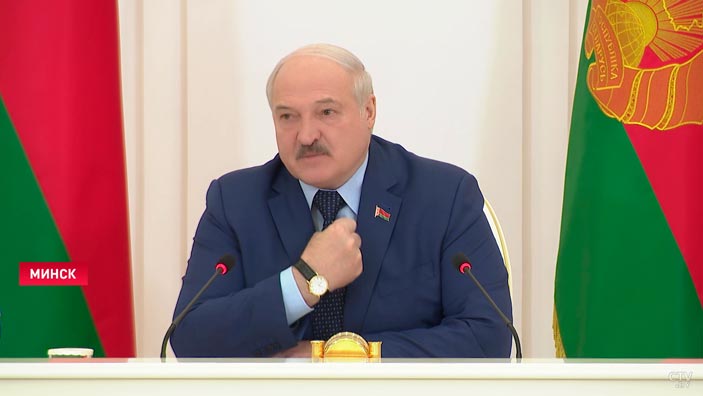 Александр Лукашенко: «Когда в камеру поместишь на сутки – другой человек. Грубо, но так получается»-1