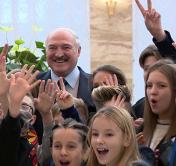 Президент Беларуси встретился с участниками детского «Евровидения» во Дворце Независимости