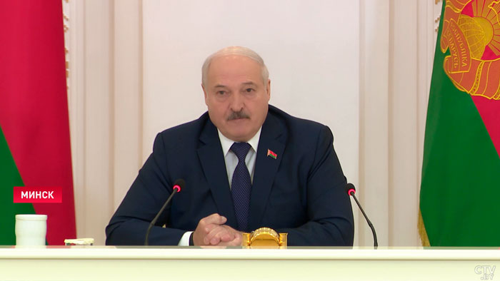 «Я вас потом поставлю на паузу». Лукашенко объяснил чиновникам, зачем запретили рост цен в Беларуси-4
