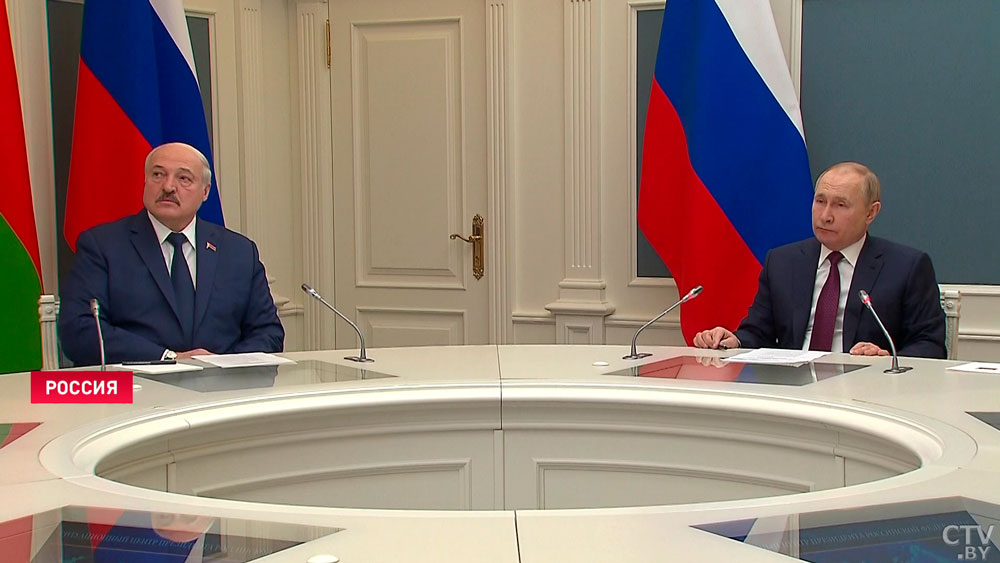 Кадры впечатляющие. Лукашенко и Путин наблюдали за учениями сил стратегического сдерживания из Кремля -1