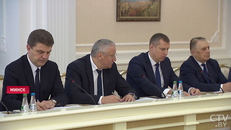 Президент Беларуси: «Экономическая система страны должна быть нацелена на безусловное обеспечение интересов людей»-10
