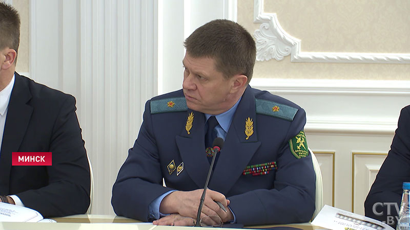 Президент Беларуси: «Экономическая система страны должна быть нацелена на безусловное обеспечение интересов людей»-12