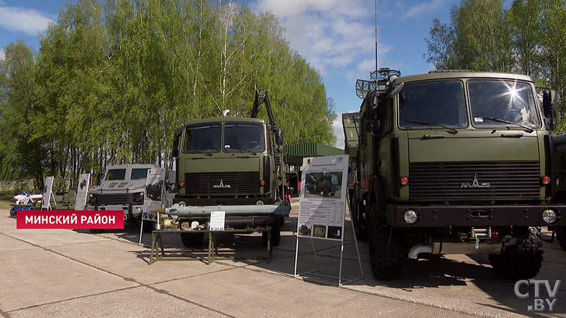 «По-мужски надо работать». Президент в Мачулищах оценил развитие военно-промышленного комплекса страны-29