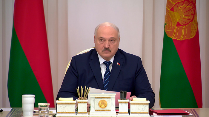 Лукашенко дал совет назначенцам: у каждого члена коллектива должен быть шанс – не надо рубить шашкой наголо