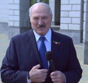Александр Лукашенко обратился к ветеранам: «За свои жизни не переживайте. Мы сделаем всё для того, чтобы вы жили» 