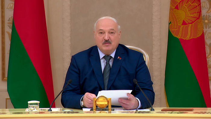 Лукашенко – губернатору Ленобласти: сегодня нам нужно говорить уже о 2 миллиардах товарооборота