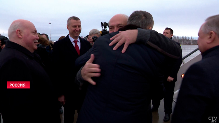 Александр Лукашенко прибыл на саммит ЕАЭС. Какие вопросы на повестке заседания?-7