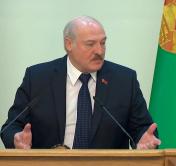 Лукашенко: по зарплате Витебщина находится на последних местах среди регионов. Как вы кадры будете удерживать?