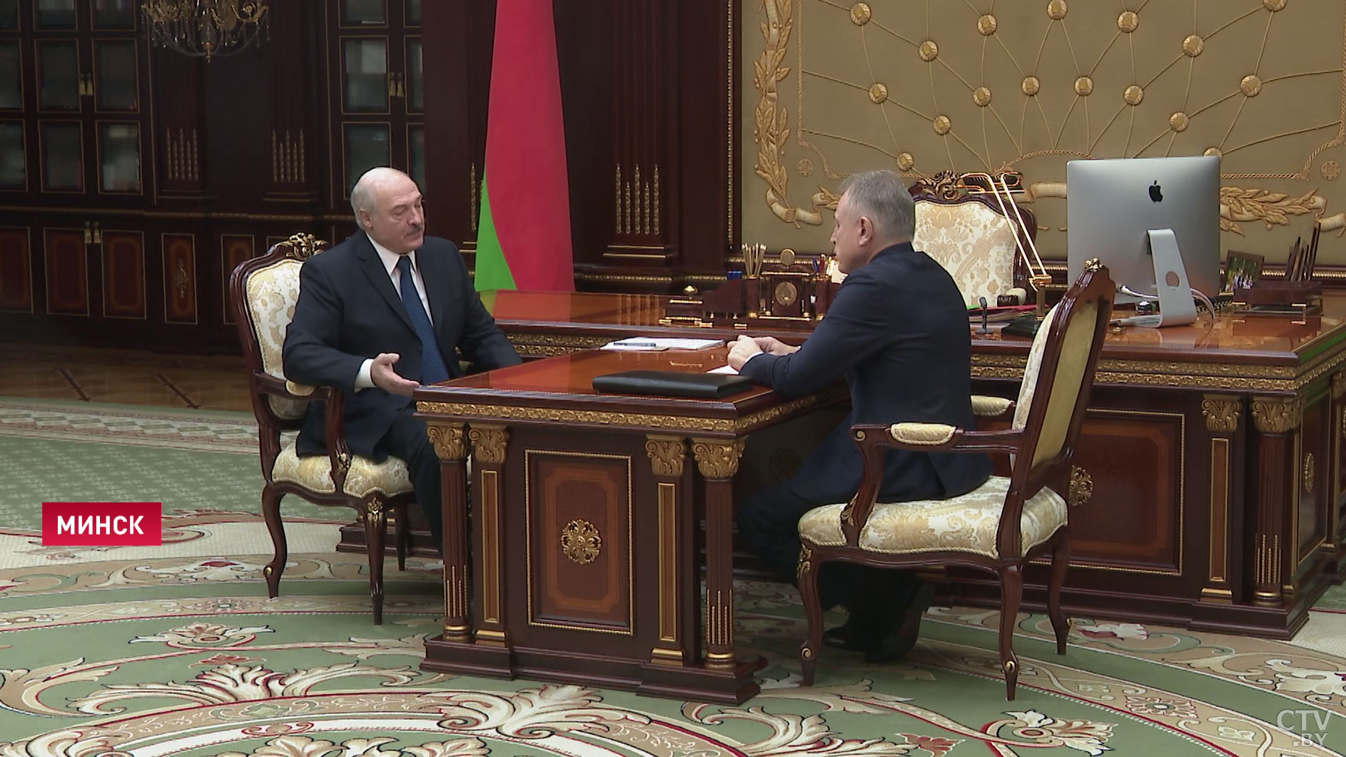 Александр Лукашенко: «Если кто-то хочет сделать Беларусь провинцией Польши или Литвы, это только через мой труп»-1