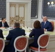 Лукашенко о беженцах: может, попросить их, чтобы они отдали нам детей. Мы их разместили бы в санатории
