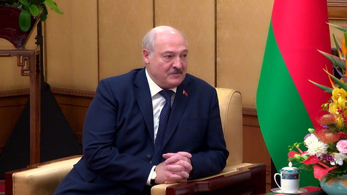 Лукашенко предложил Китаю продолжить строительство биотехнологической корпорации в Беларуси