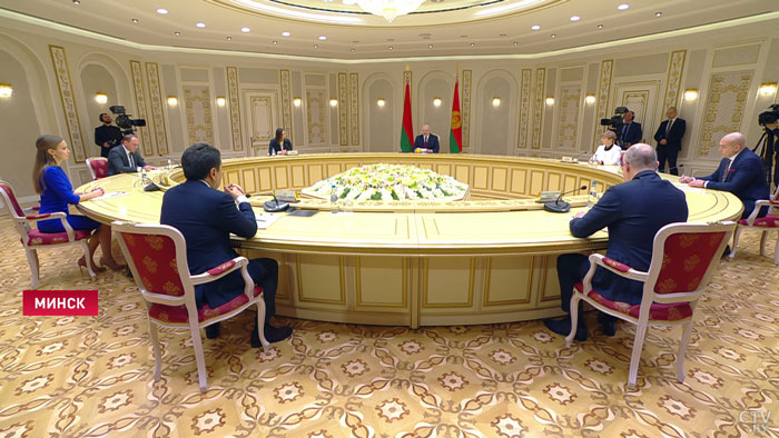 У Александра Лукашенко спросили: «Вдруг вы откажитесь от президентских полномочий?» И вот его ответ-1