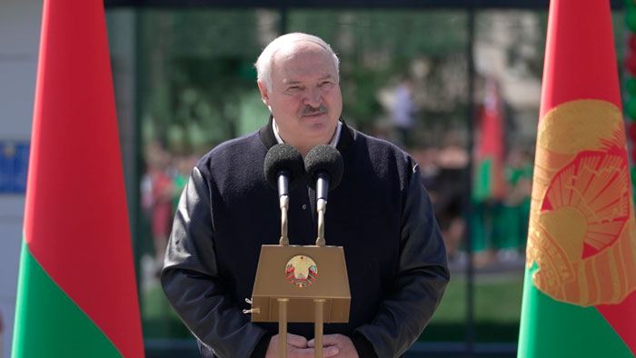 Лукашенко: мы должны быстрым транспортом связать Минск и города-спутники