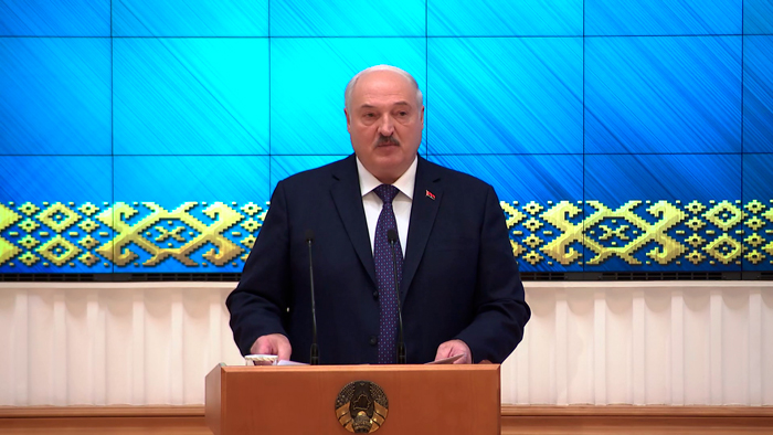 Лукашенко о кадрах: высококлассный специалист решит любую проблему – недоучка загубит дело