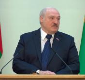 Лукашенко: «Около 20 раз мне пришлось посетить красные зоны, и я убедился, что наши врачи уж слишком перенапрягли общество»