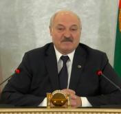 Лукашенко: Владимир Владимирович мне обещал, что с собой возьмёт, Крым покажет. Но сегодня уехал и меня с собой не пригласил