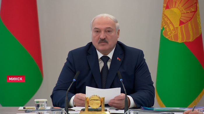 Лукашенко: критически важная компонентная база для России будет производиться в Беларуси-4