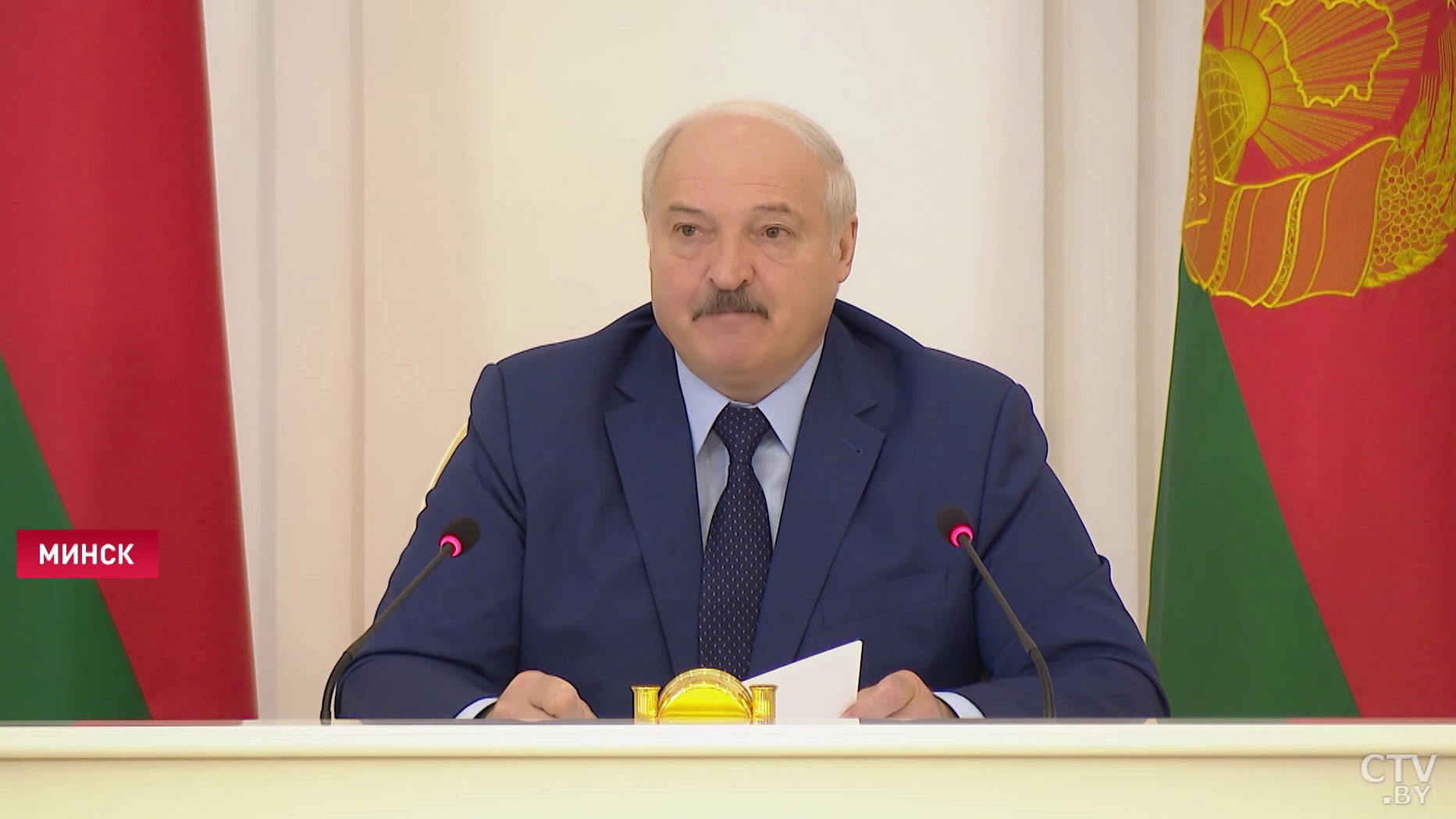 Александр Лукашенко: если будете нагнетать обстановку новыми санкциями, то будете объезжать по Северному полюсу и через Средиземное море-4