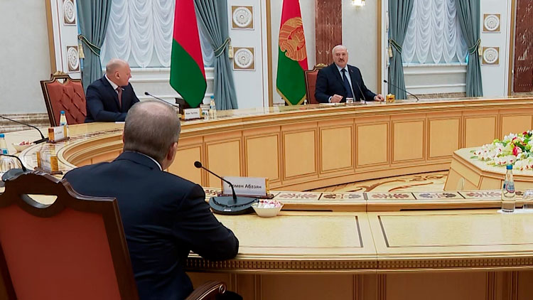 Лукашенко: не нужно выходить из СНГ – вернуться будет сложнее, а возвращаться придётся