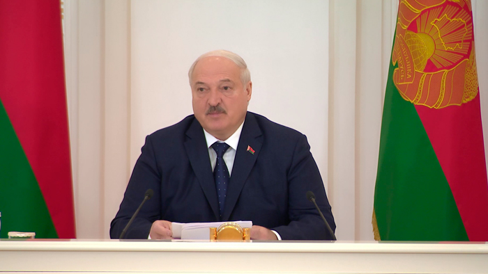 «Мелиорация, плодородие почв, дороги – это госвопросы». Лукашенко посоветовал каждому заниматься своим делом