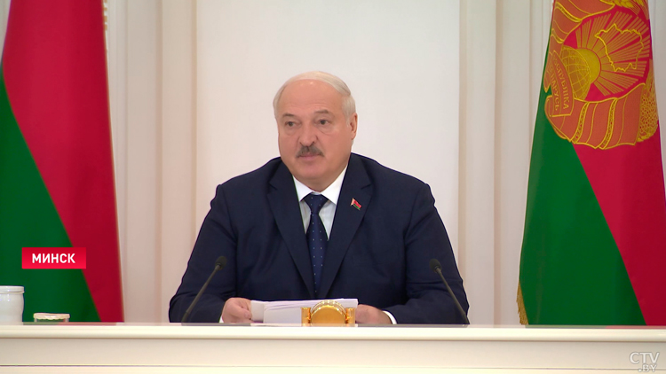 «Мелиорация, плодородие почв, дороги – это госвопросы». Лукашенко посоветовал каждому заниматься своим делом-4