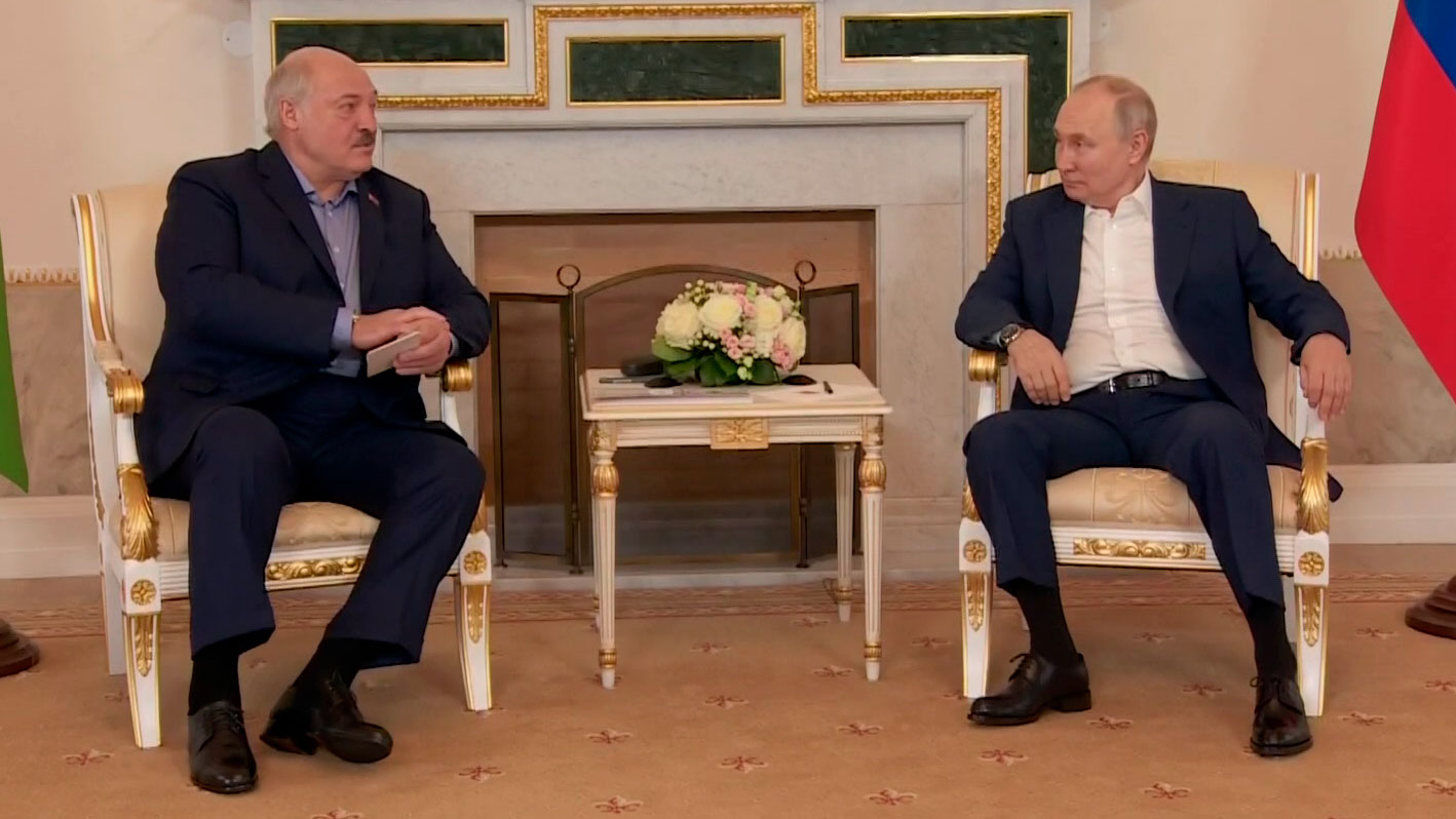 Президент Беларуси: «Нас начали «напрягать» вагнеровцы. Просятся на запад: «Разрешите нам!»