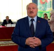Лукашенко о западных СМИ: им не нужна альтернативная точка зрения, меня все критикуют, но скажу – я не парюсь 
