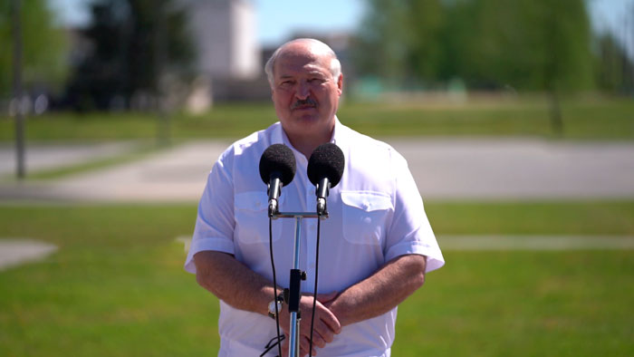 Лукашенко: «Материально будем поддерживать тех, кто нам детей рожает. Прежде всего – жильё»