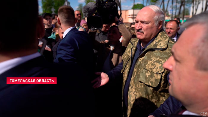 Лукашенко: шальных там хватает, но это не значит, что кто-то собирается к нам войной идти-16