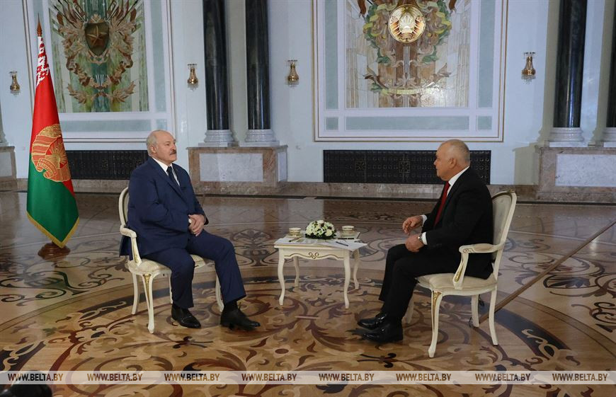 Лукашенко подтвердил, что готов остановить транзит энергоносителей, если Польша закроет границу-1
